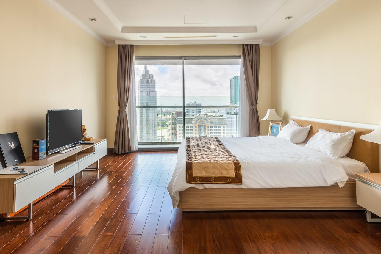 Vincom Center 2 Bedroom Penthouse